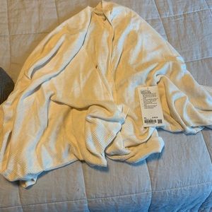 NWT Lululemon cashlu knit textured wrap